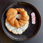 سیمیت پنیر سبزی و گردو
