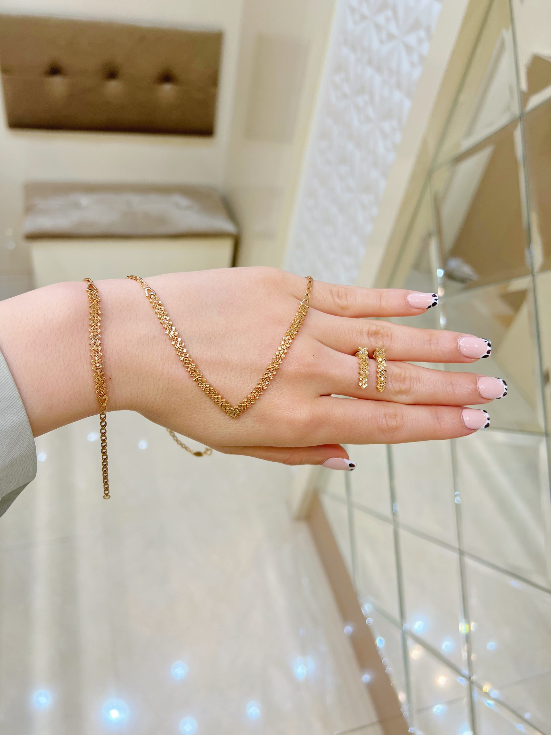 {"editType":"image_edit","tiktok_developers_3p_anchor_params":"{"client_key":"aw889s25wozf8s7e","source_type":"vicut","picture_template_id":""}","pictureId":"2085EB29-669F-46CF-98F6-296FA30405DB","exportType":"image_export","source_type":"vicut"}